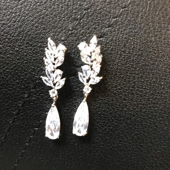 Zircon water drop crystal pendant drop earring - Picture 6 of 8